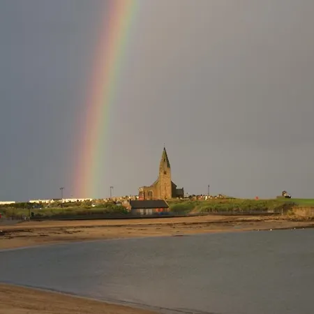 The Old Ship Hotel Newbiggin-by-the-Sea Exterior photo
